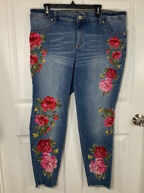Boho Floral Embroidered Rose Skinny Jeans Romantic Distressed Denim INC Size 18